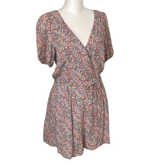 American Eagle Womens Floral Romper Shorts Wrap Short Sleeve Multicolor‎ Medium - Picture 1 of 9
